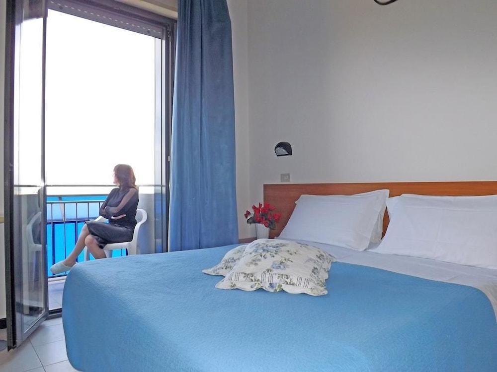 Hotel Paloma Beach Front Chiringuitos Time ريميني المظهر الخارجي الصورة