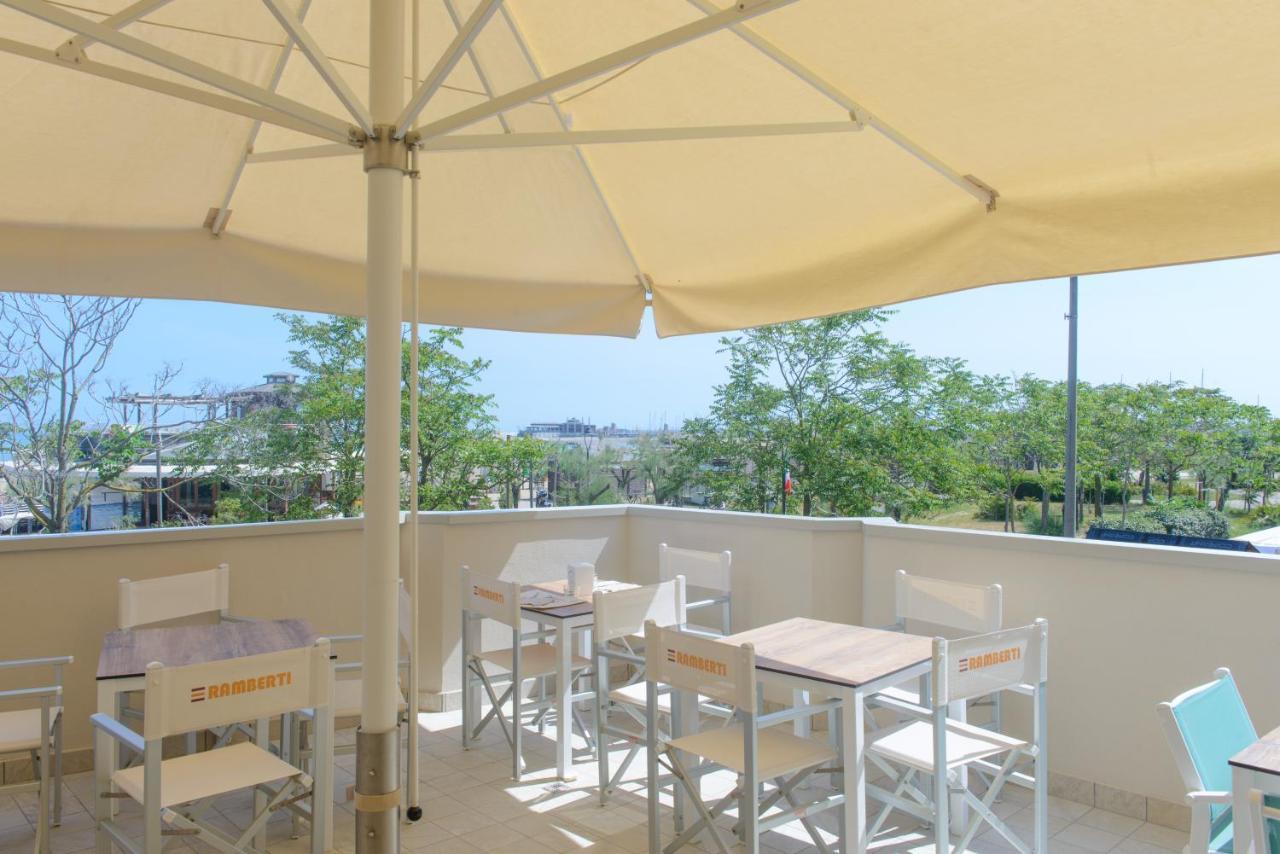 Hotel Paloma Beach Front Chiringuitos Time ريميني المظهر الخارجي الصورة