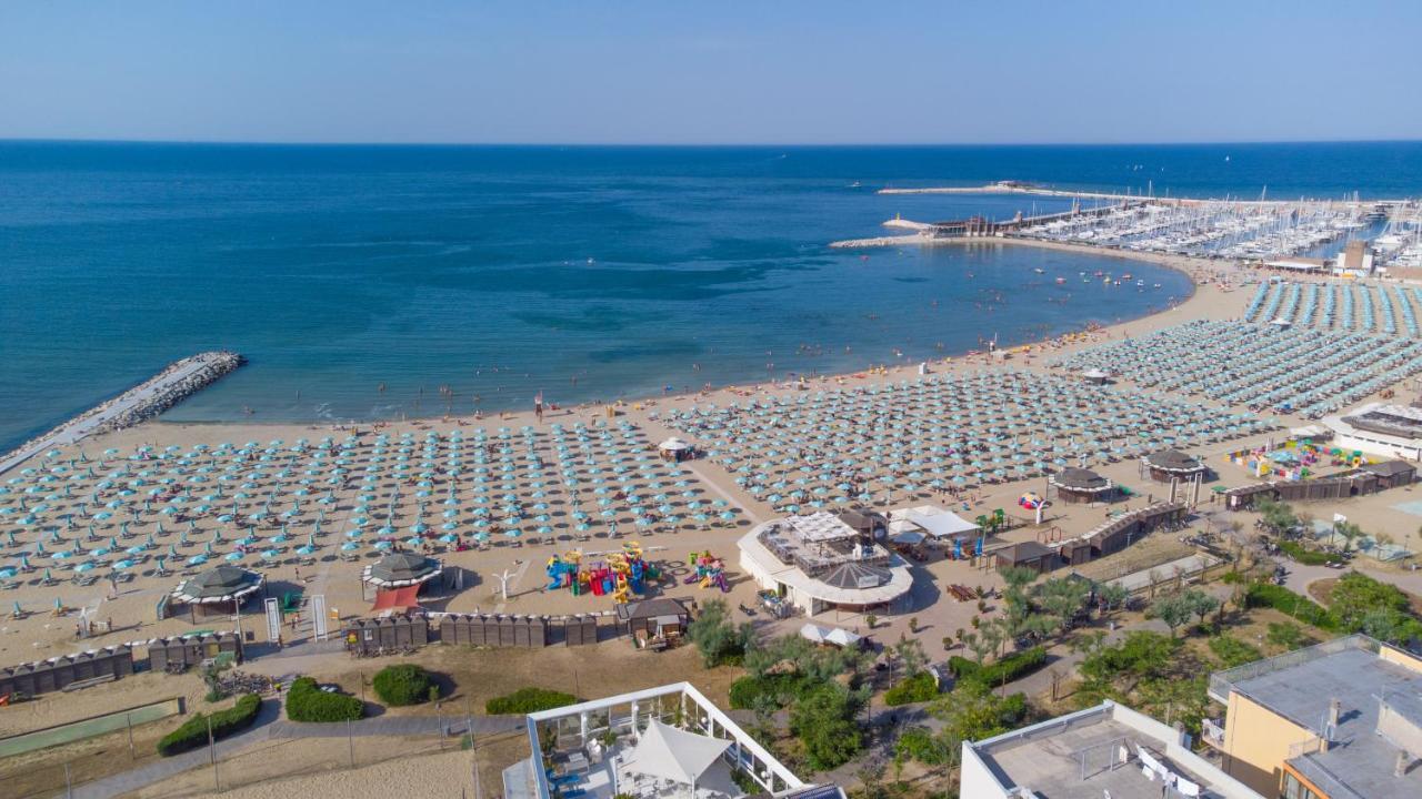 Hotel Paloma Beach Front Chiringuitos Time ريميني المظهر الخارجي الصورة