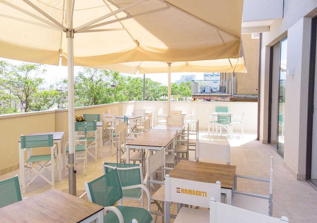 Hotel Paloma Beach Front Chiringuitos Time ريميني المظهر الخارجي الصورة