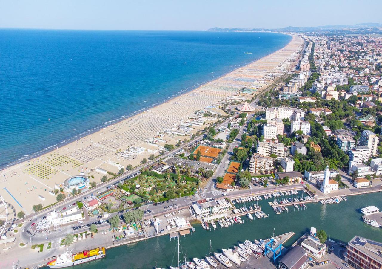 Hotel Paloma Beach Front Chiringuitos Time ريميني المظهر الخارجي الصورة