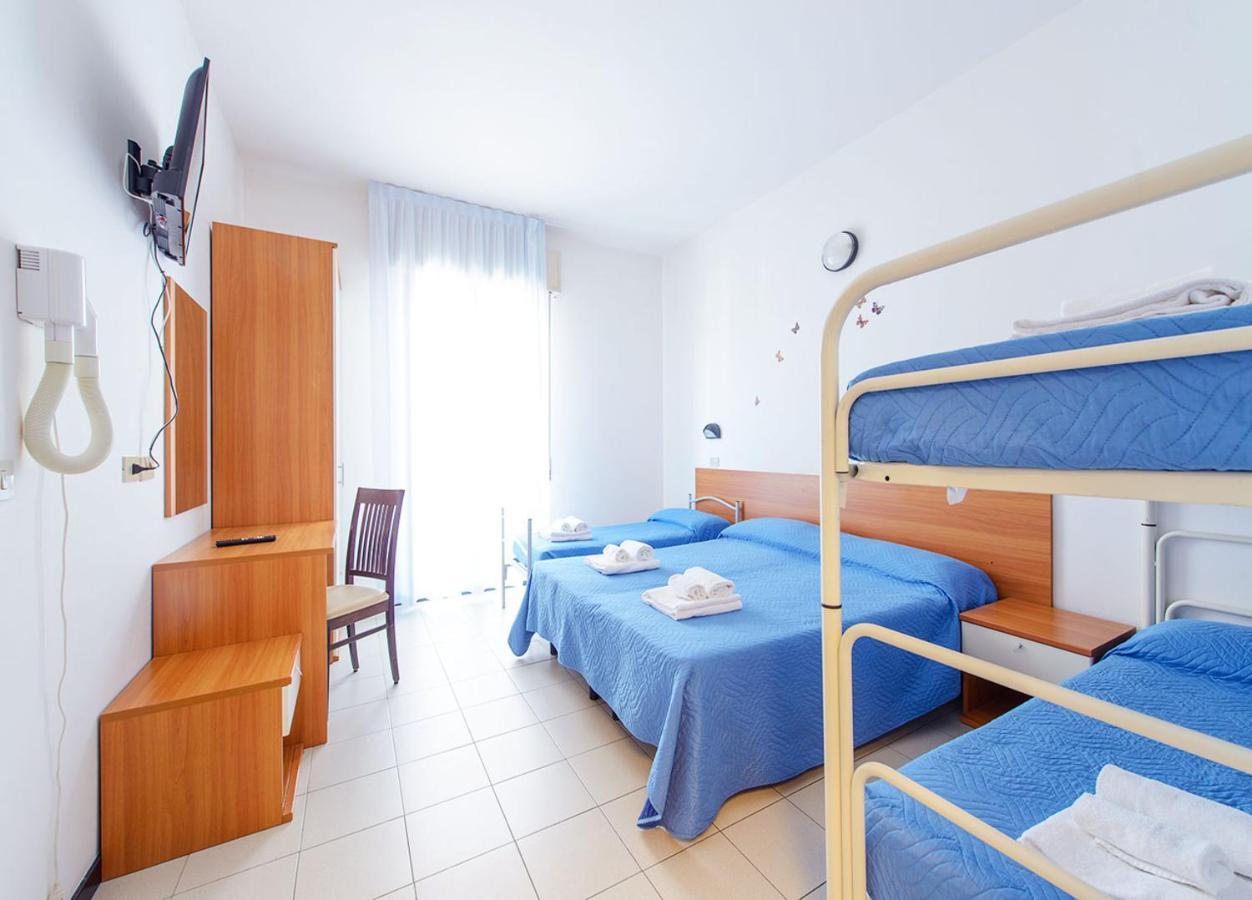 Hotel Paloma Beach Front Chiringuitos Time ريميني المظهر الخارجي الصورة
