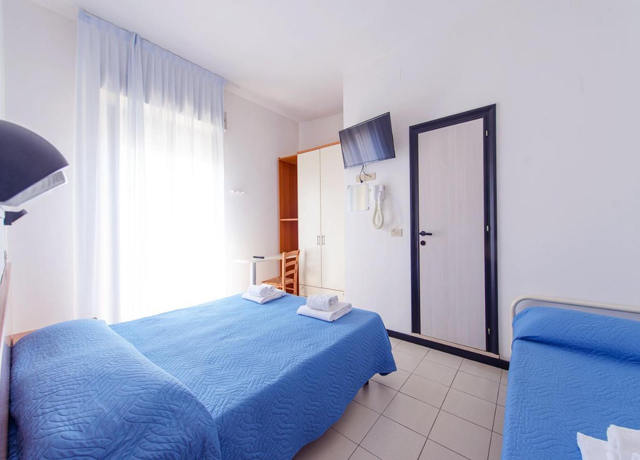 Hotel Paloma Beach Front Chiringuitos Time ريميني المظهر الخارجي الصورة
